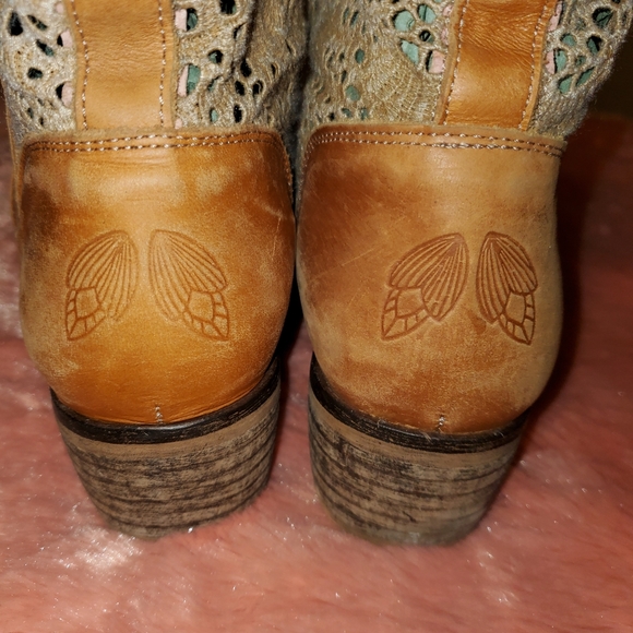 Zippered Tan Lace Leather Booties - Picture 5 of 8